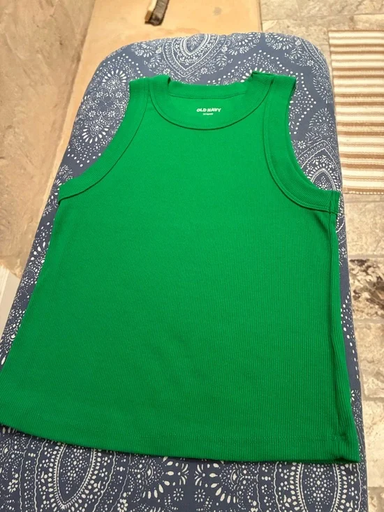 Old Navy Petite Ribbed Cropped Tank Tops - Set of 10 (2 of each color) - Picture 3 of 7